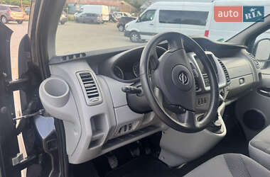 Мінівен Opel Vivaro 2013 в 