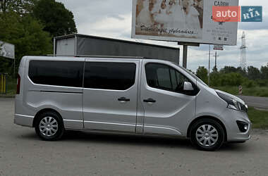 Минивэн Opel Vivaro 2015 в 