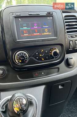 Минивэн Opel Vivaro 2016 в 