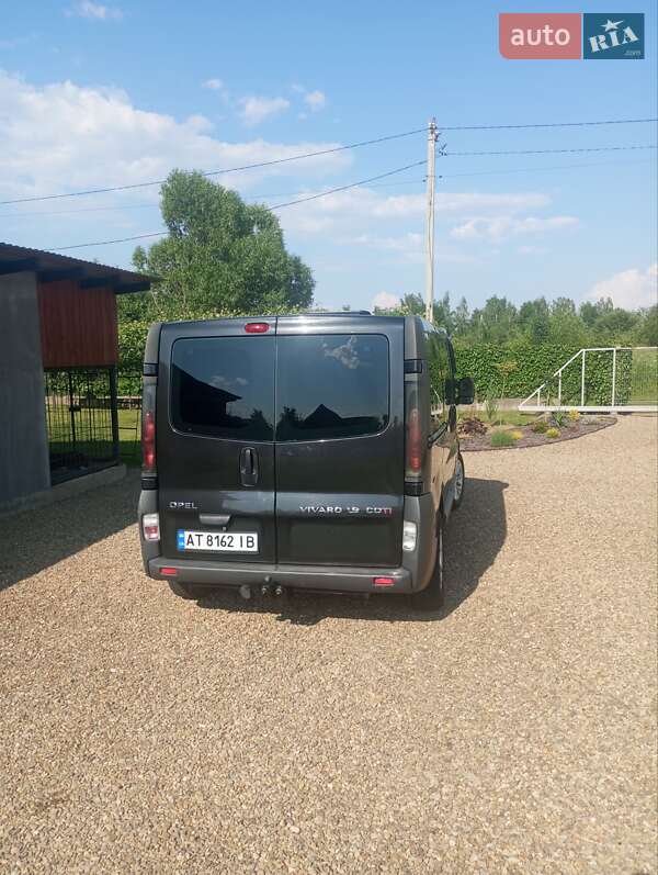 Мінівен Opel Vivaro 2006 в Долині