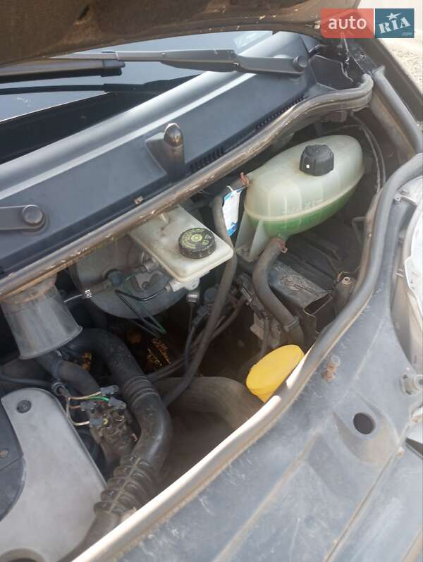 Мінівен Opel Vivaro 2006 в Долині