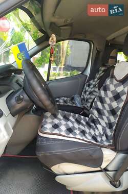 Минивэн Opel Vivaro 2003 в 