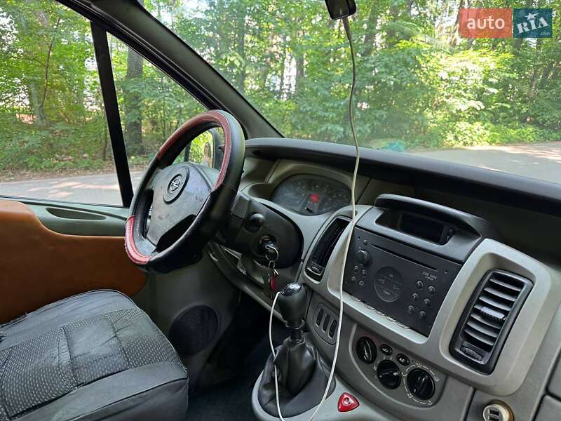 Мінівен Opel Vivaro 2003 в Києві