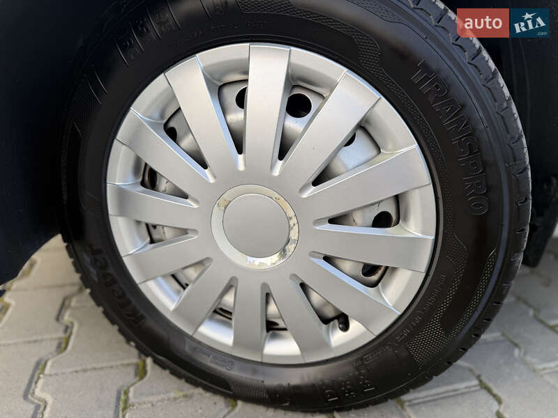 Минивэн Opel Vivaro 2006 в Тернополе