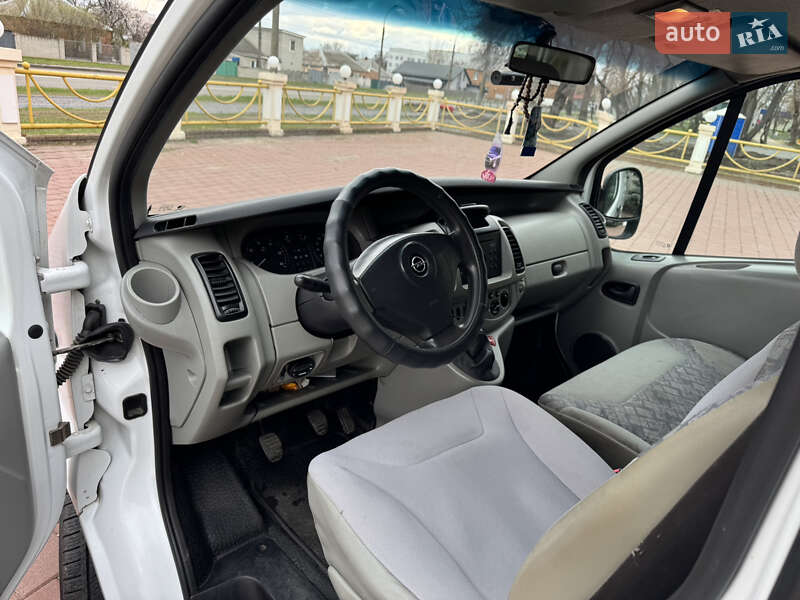 Грузовой фургон Opel Vivaro 2004 в Харькове