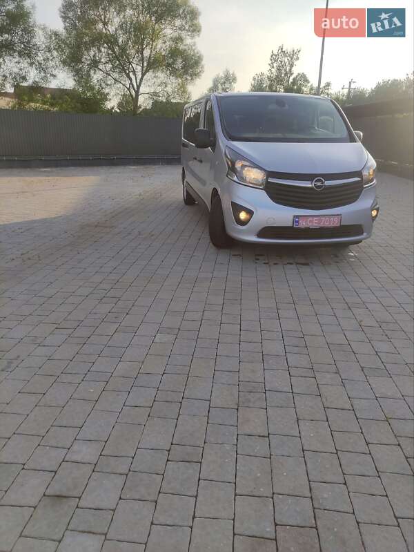 Opel Vivaro 2015