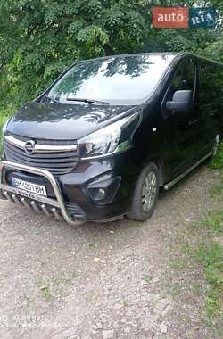 Мінівен Opel Vivaro 2015 в Ромнах