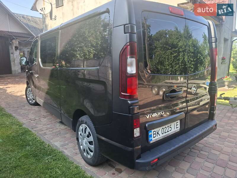 Минивэн Opel Vivaro 2015 в Ровно фото 13 Минивэн Opel Vivaro 2015 в Ровно