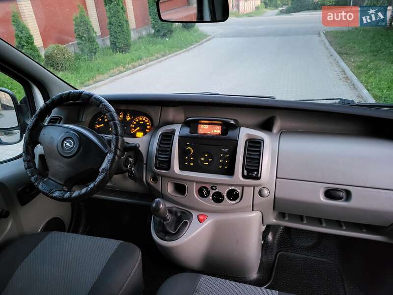 Мінівен Opel Vivaro 2002 в Хмельницькому
