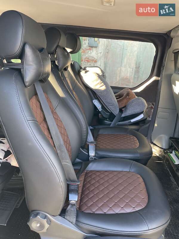 Мінівен Opel Vivaro 2012 в Миколаєві