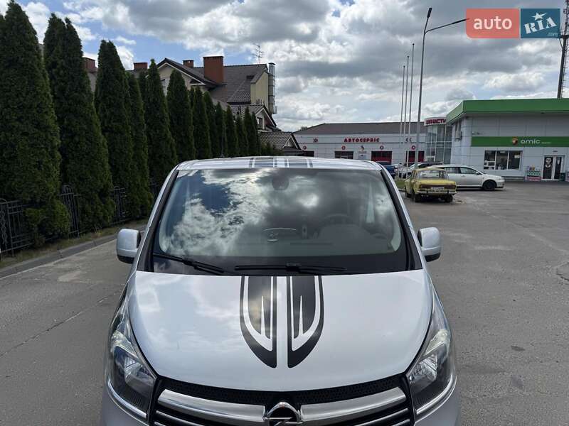 Минивэн Opel Vivaro 2017 в Львове