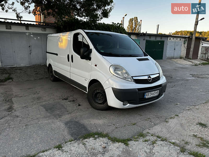 Opel Vivaro 2011