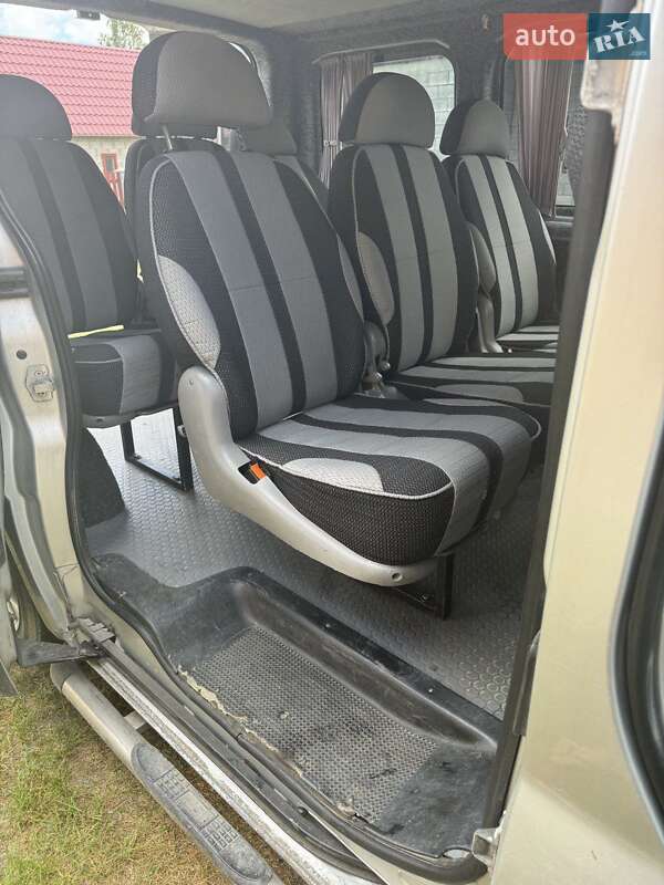 Минивэн Opel Vivaro 2005 в Рокитном
