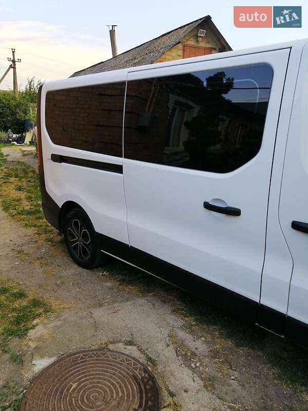 Минивэн Opel Vivaro 2017 в Литине