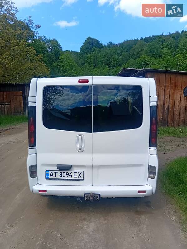 Минивэн Opel Vivaro 2002 в Косове