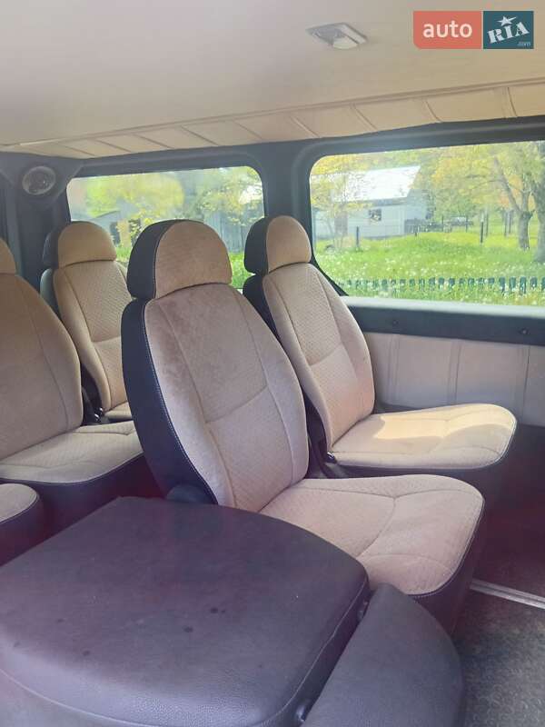 Минивэн Opel Vivaro 2002 в Косове