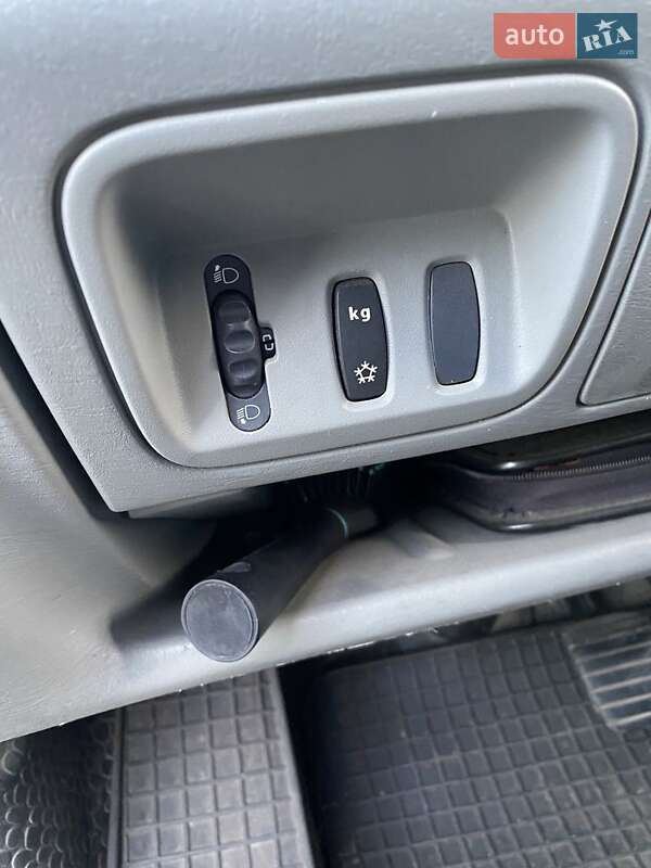Грузовой фургон Opel Vivaro 2012 в Белой Церкви
