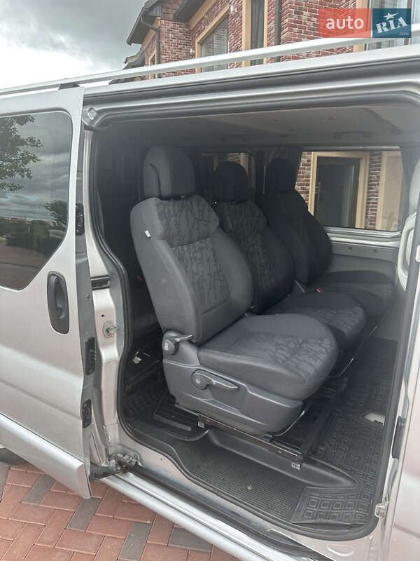 Минивэн Opel Vivaro 2012 в Черновцах