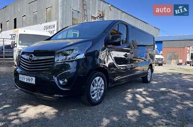 Грузопассажирский фургон Opel Vivaro 2016 в Одессе