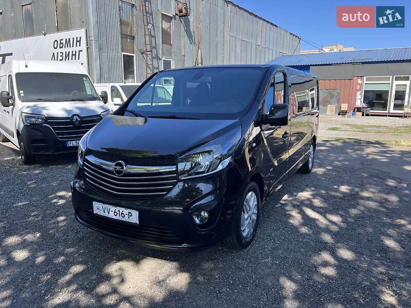 Грузопассажирский фургон Opel Vivaro 2016 в Одессе