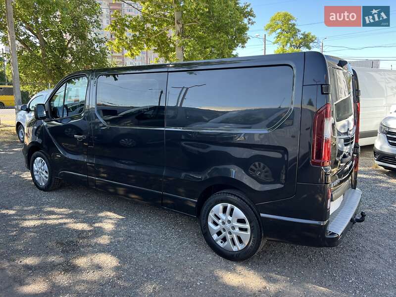 Грузопассажирский фургон Opel Vivaro 2016 в Одессе