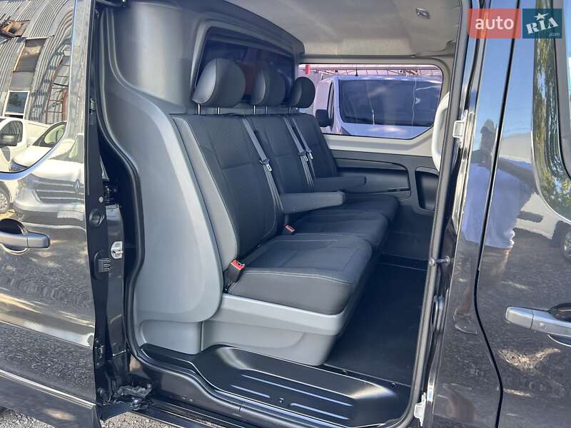 Грузопассажирский фургон Opel Vivaro 2016 в Одессе