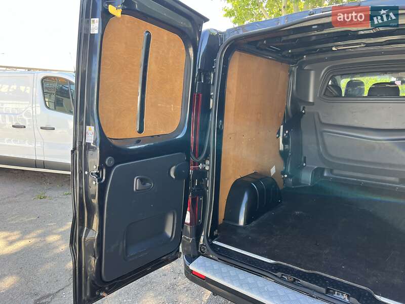 Грузопассажирский фургон Opel Vivaro 2016 в Одессе