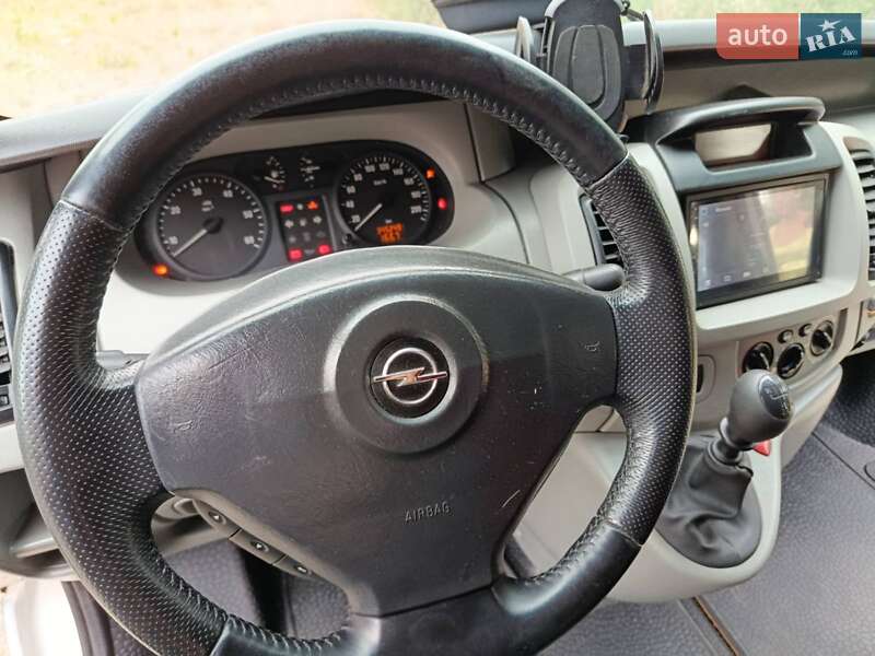 Дом на колесах Opel Vivaro 2004 в Одессе