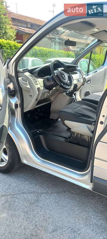 Минивэн Opel Vivaro 2011 в Снятине