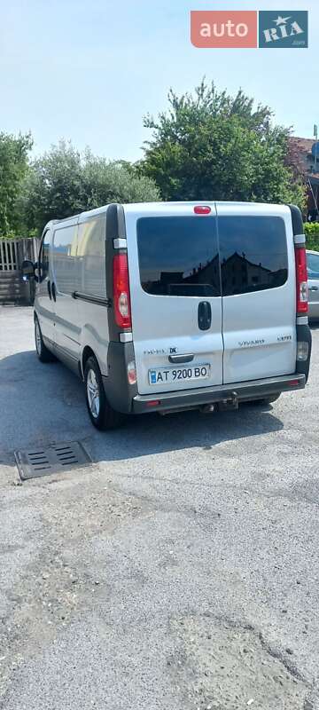 Минивэн Opel Vivaro 2011 в Снятине