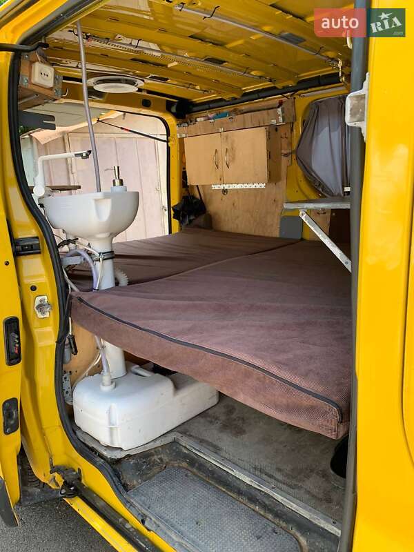 Грузовой фургон Opel Vivaro 2004 в Одессе