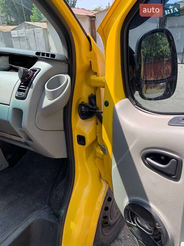 Грузовой фургон Opel Vivaro 2004 в Одессе