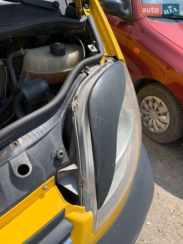 Грузовой фургон Opel Vivaro 2004 в Одессе