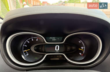 Мінівен Opel Vivaro 2015 в 