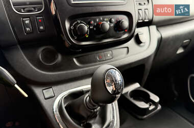 Мінівен Opel Vivaro 2015 в 