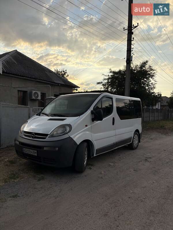 Минивэн Opel Vivaro 2005 в Александрие