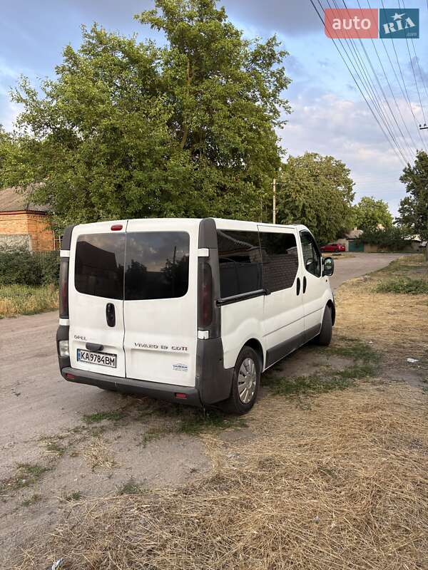 Минивэн Opel Vivaro 2005 в Александрие