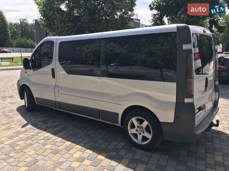 Минивэн Opel Vivaro 2006 в Луцке