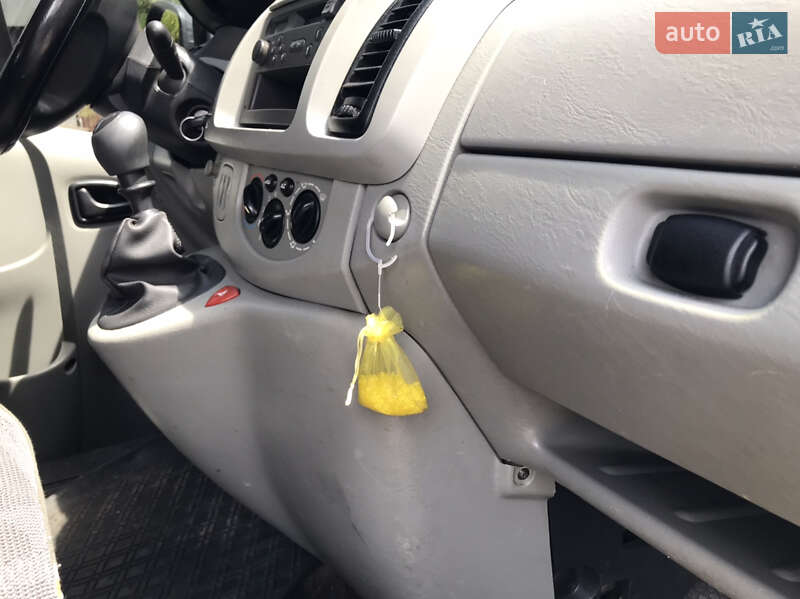 Минивэн Opel Vivaro 2006 в Луцке