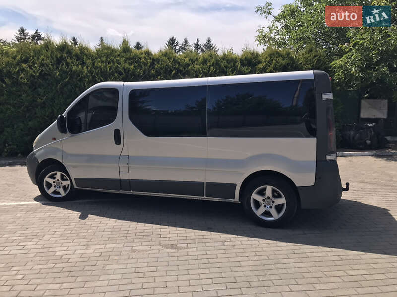 Минивэн Opel Vivaro 2006 в Луцке