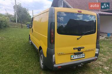 Вантажний фургон Opel Vivaro 2004 в Косові