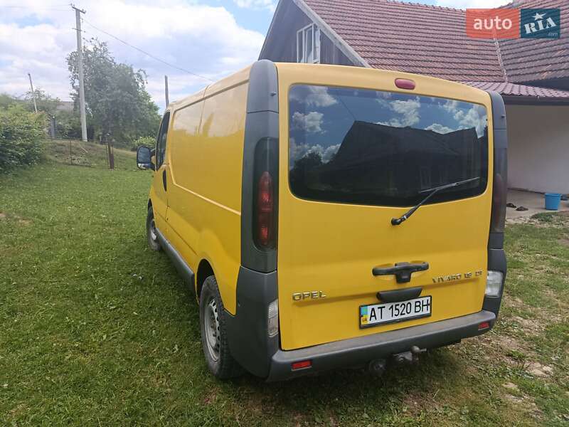 Грузовой фургон Opel Vivaro 2004 в 