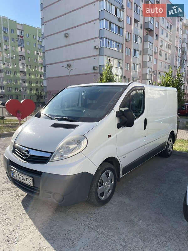 Грузовой фургон Opel Vivaro 2012 в Полтаве
