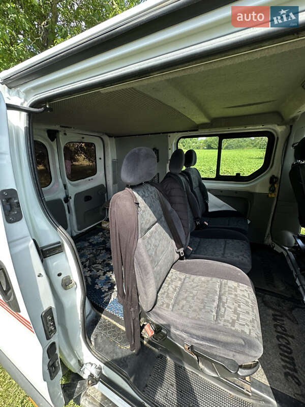 Минивэн Opel Vivaro 2003 в Владимире