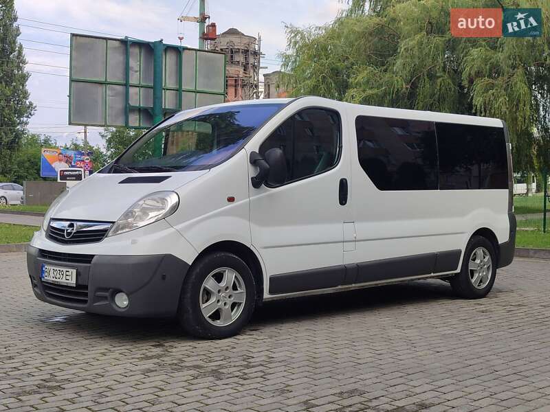 Минивэн Opel Vivaro 2011 в Каменец-Подольском