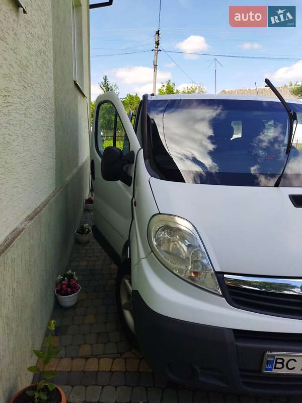 Мінівен Opel Vivaro 2007 в Стрию