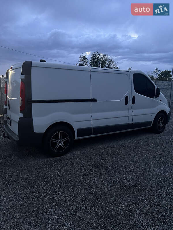 Грузовой фургон Opel Vivaro 2011 в Днепре