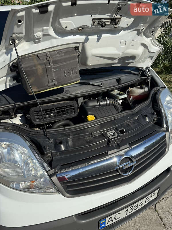 Минивэн Opel Vivaro 2011 в Лозовой