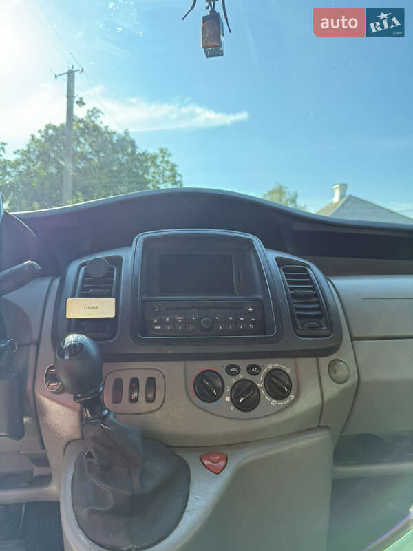 Минивэн Opel Vivaro 2011 в Лозовой