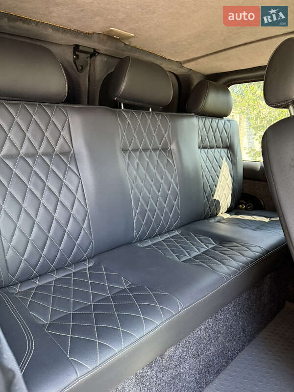 Минивэн Opel Vivaro 2011 в Лозовой